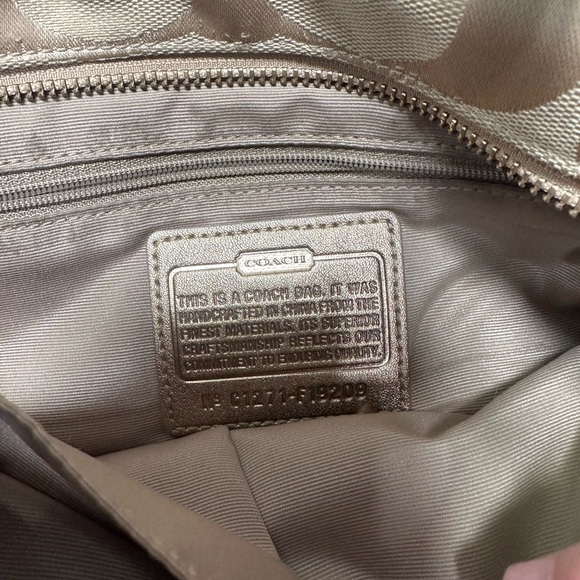 Large Vintage Coach Crossbody - Picture 3 of 3